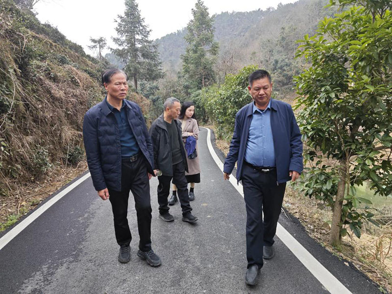 岳陽市茶葉協(xié)會鄭劍山會長一行來白石茶業(yè)調(diào)研指導